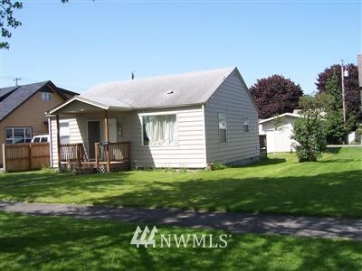 Property Photo:  1217 7 Avenue  WA 98632 