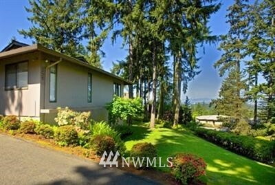 Property Photo:  9231 NE 26th Street  WA 98004 