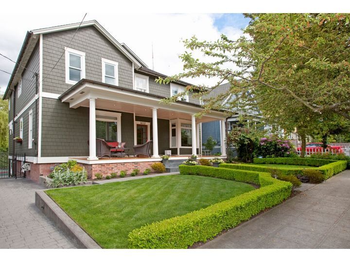 Property Photo:  1612 Warren Ave N  WA 98109 