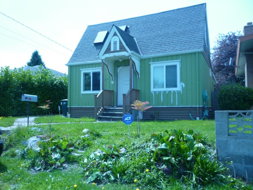 Property Photo:  8829 39th Ave S  WA 98118 
