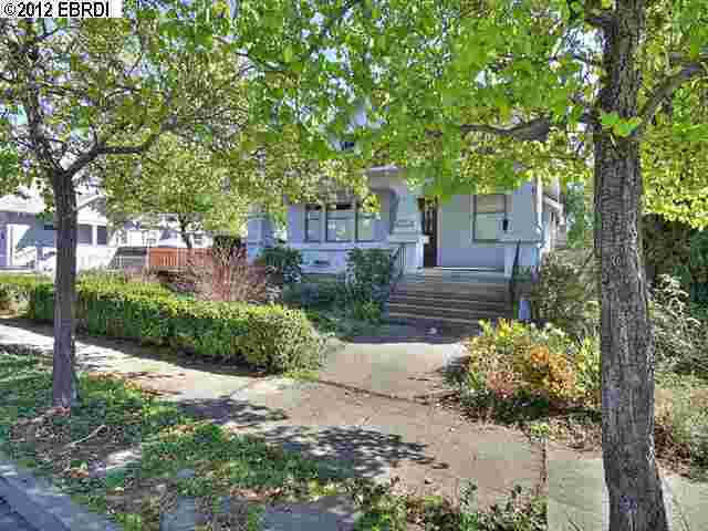 Property Photo:  2124 Rosedale Ave  CA 94601-4250 