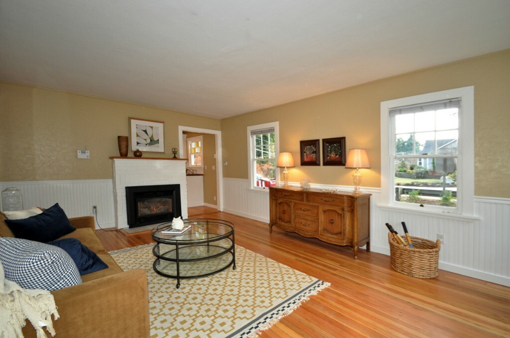 Property Photo:  4331 Federal Ave  WA 98203 