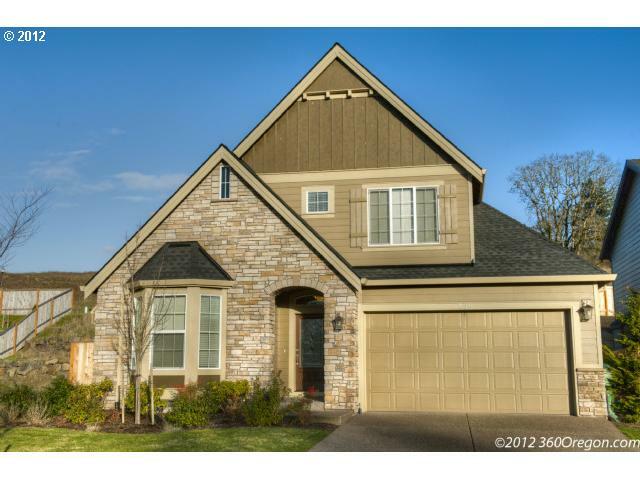 Property Photo: 538 The Greens Ave OR 97132