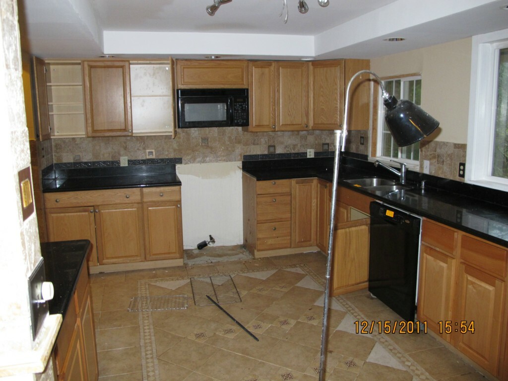 Property Photo: 12230 SE 62nd St WA 98006
