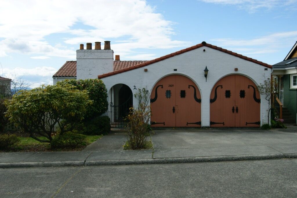 Property Photo:  2609  Magnolia Lane  W  WA 98199 