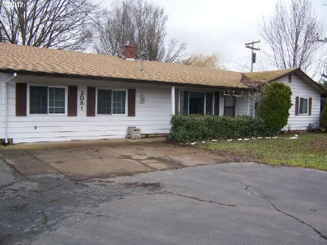 Property Photo: 3081 Wy East Rd OR 97031
