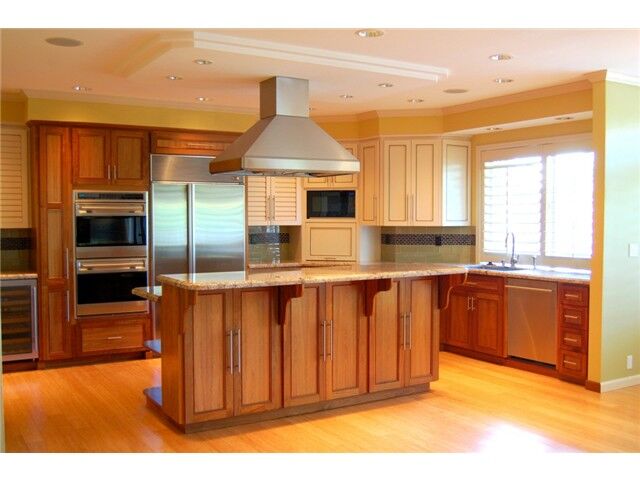 Property Photo:  11234 NE 68th Street 6  WA 98033 