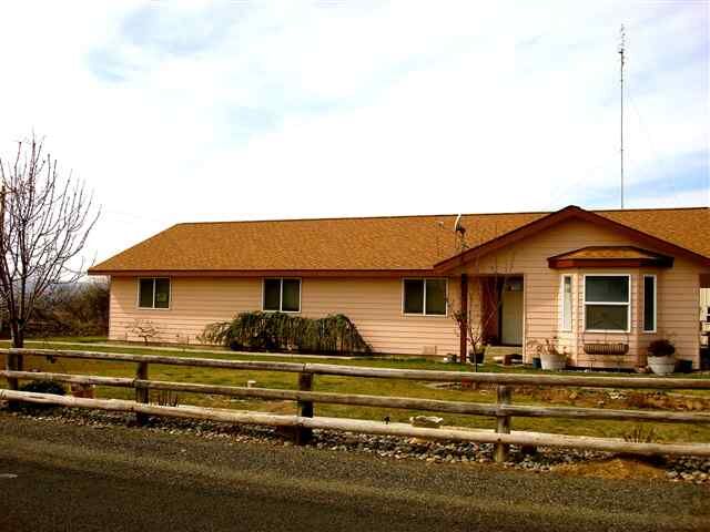Property Photo:  4004 N Hicks  WA 98930 