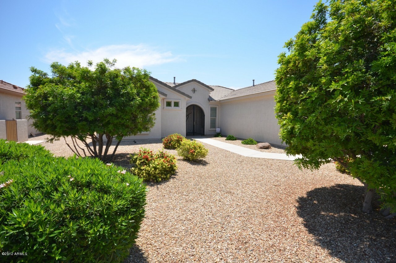 Property Photo: 3029 E Hazeltine Way AZ 85249