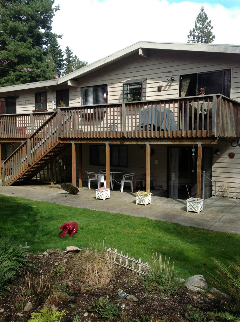 Property Photo: 527 N 190th St WA 98133