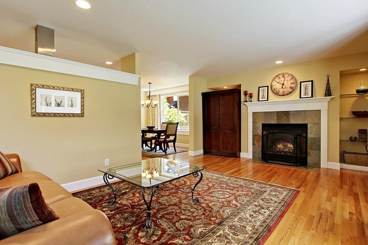 Property Photo: 10464 SE 20th St WA 98004