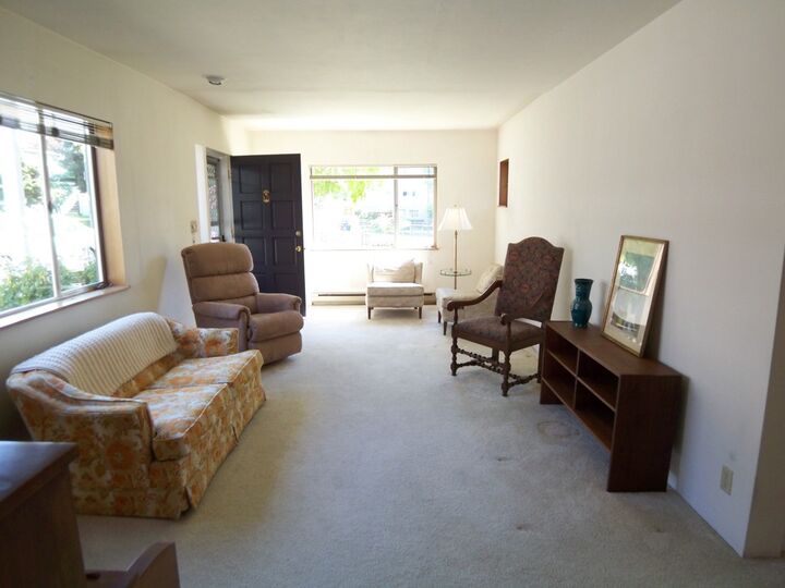 Property Photo:  112 N 105th St  WA 98177 