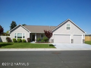 Property Photo:  408 S 93rd Ave  WA 98908 