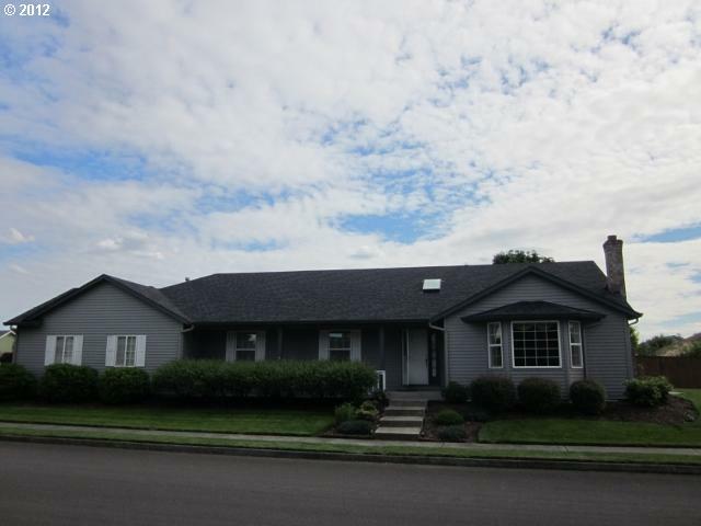 Property Photo: 1612 SE 158th Ave WA 98683