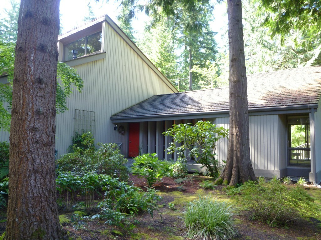 Property Photo:  2417 209th Ave NE  WA 98074 