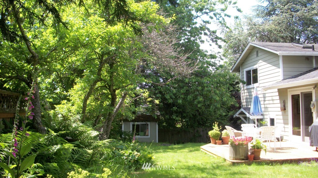 Property Photo:  111 4th Street  WA 98260 