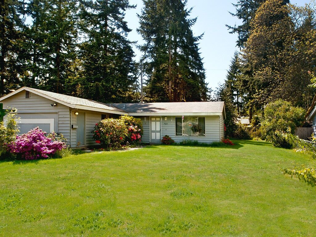 Property Photo:  7523 124th Ave NE  WA 98033 
