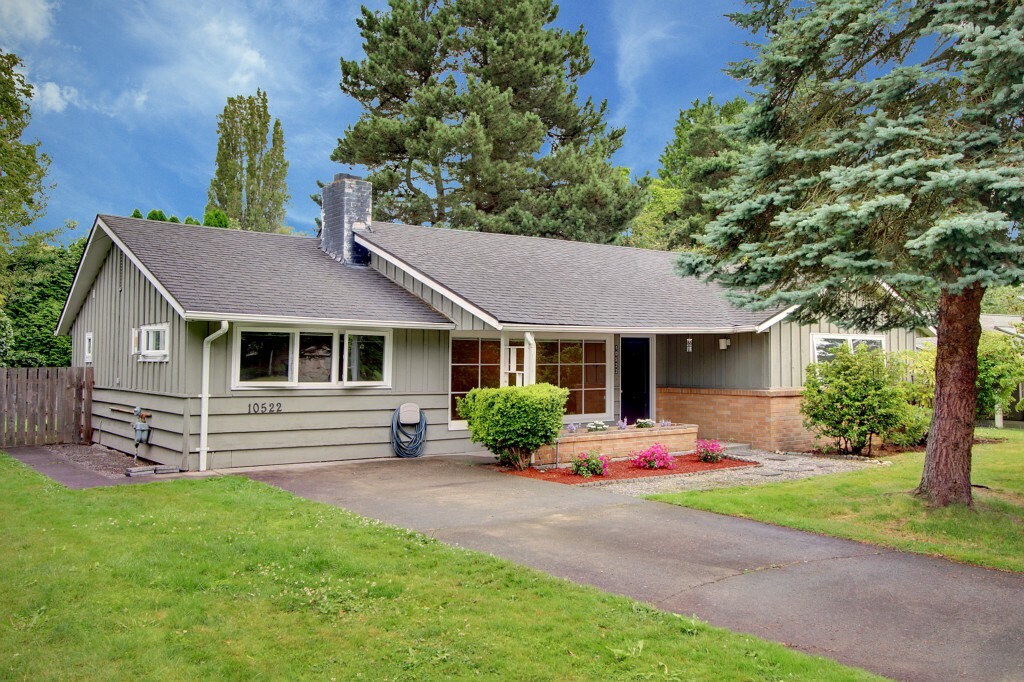 Property Photo: 10522 NE 25 St WA 98004