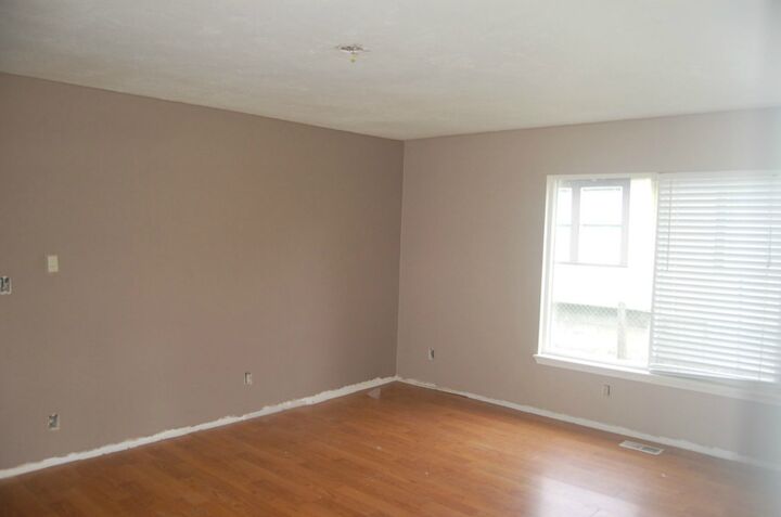 Property Photo: 547 S National Ave WA 98312