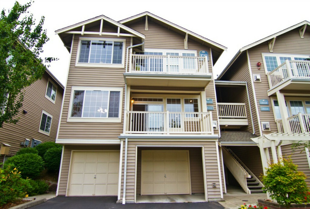 Property Photo:  18662 NE 56 Ct  WA 98052 