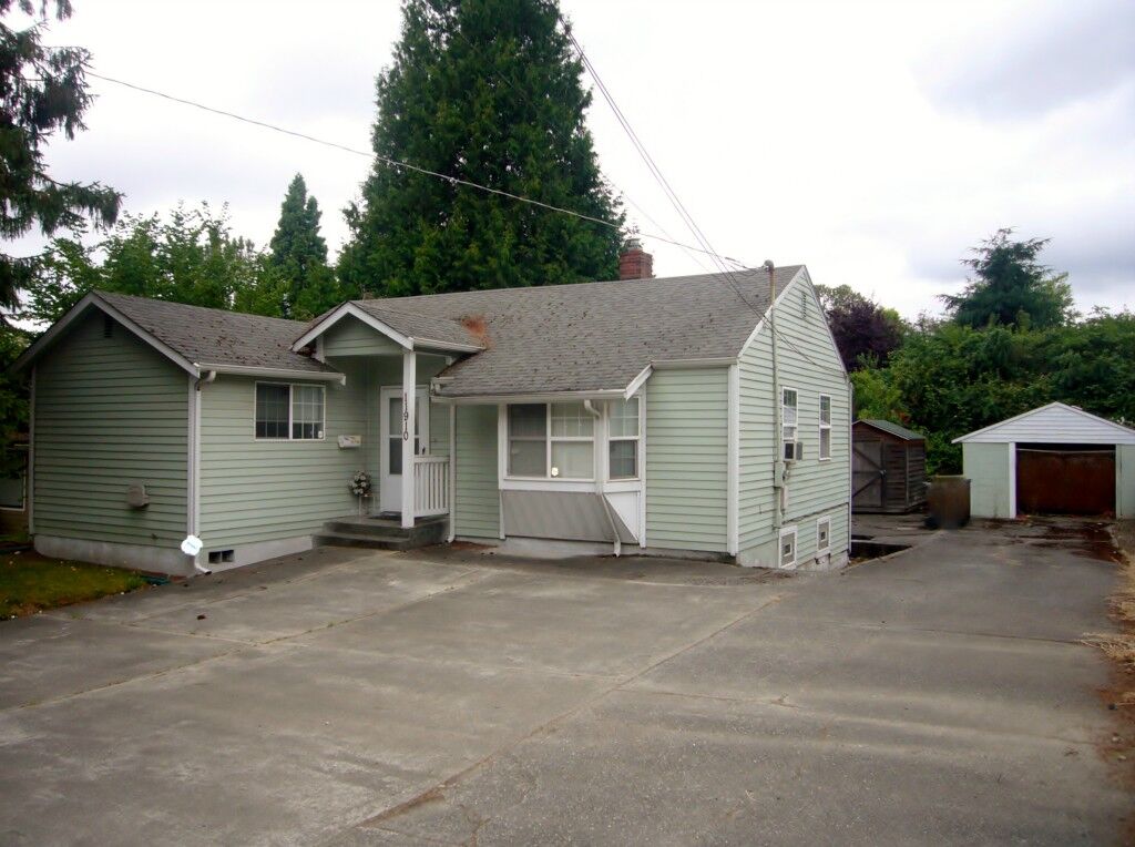 Property Photo: 11910 Renton Ave S WA 98178