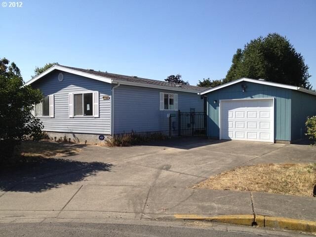 Property Photo: 4109 Dove Ln OR 97402