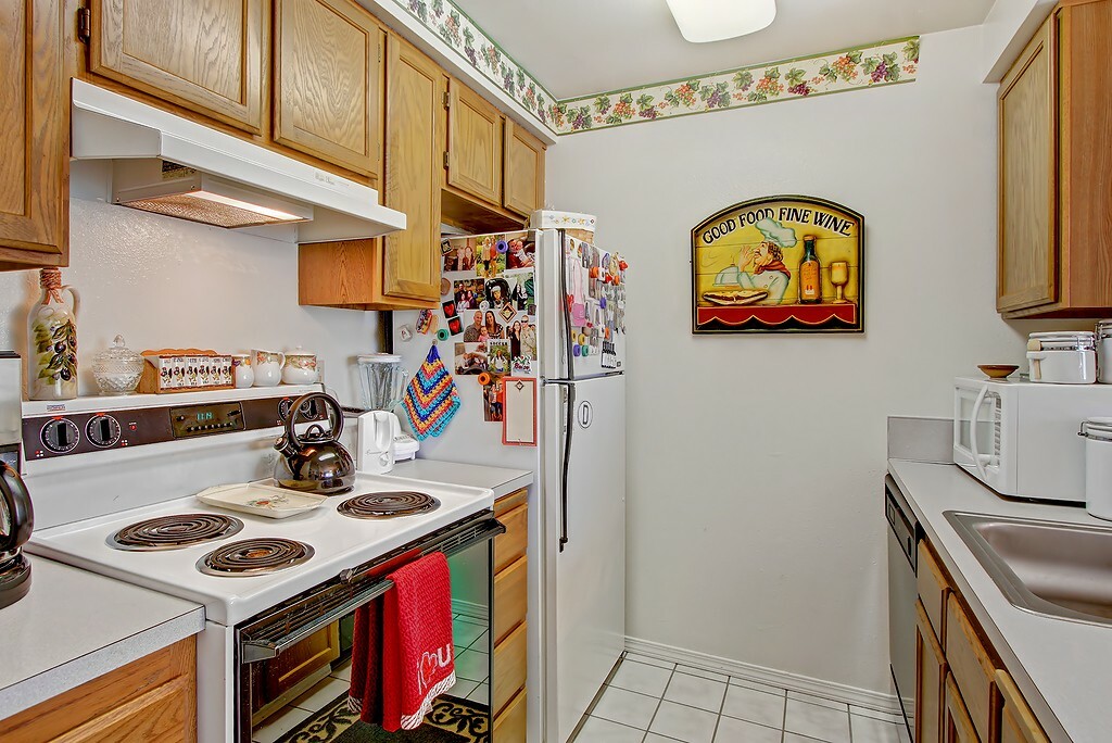 Property Photo:  426 Burnett Ave N  WA 98057 