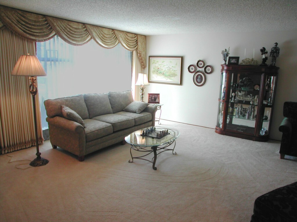Property Photo:  8530 SE 72nd St  WA 98040 