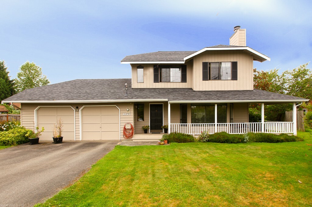 Property Photo:  4227 177th Place SW  WA 98037 