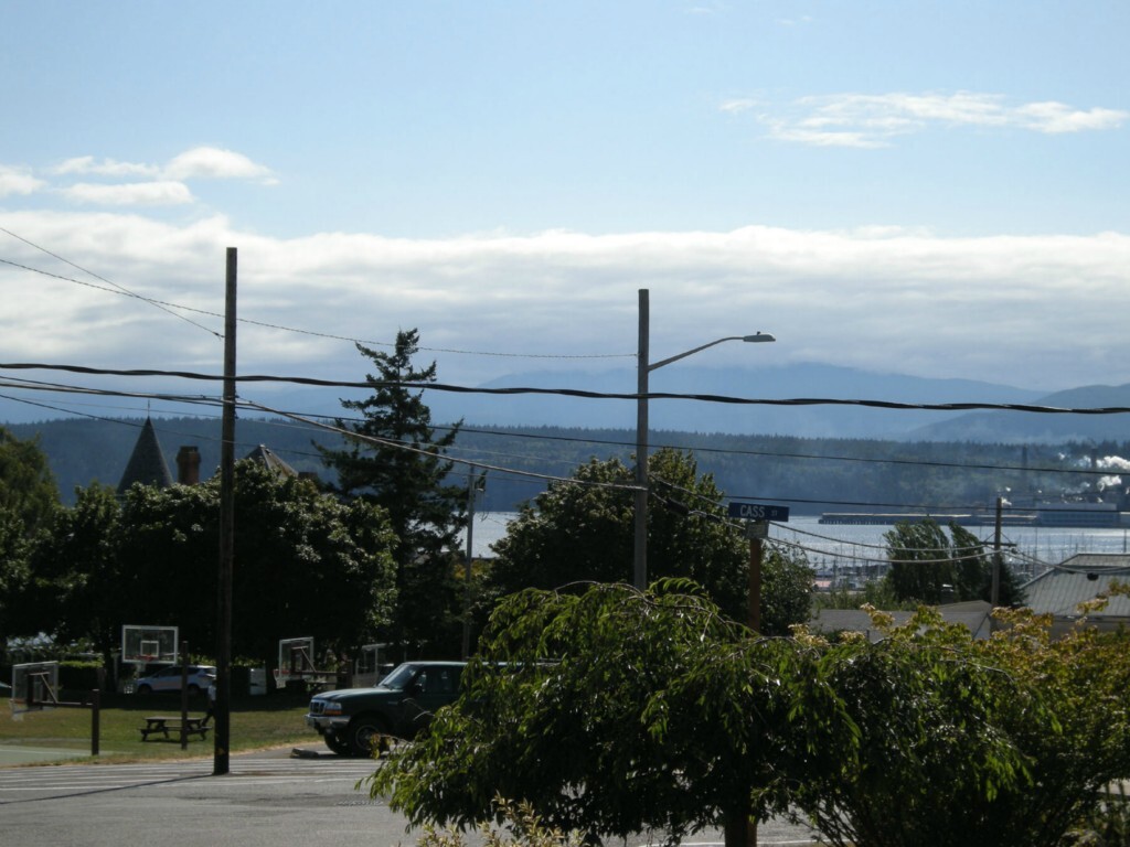 Property Photo: 1722 Jefferson St WA 98368