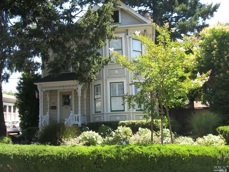 Property Photo:  912 Humboldt Street  CA 95404 