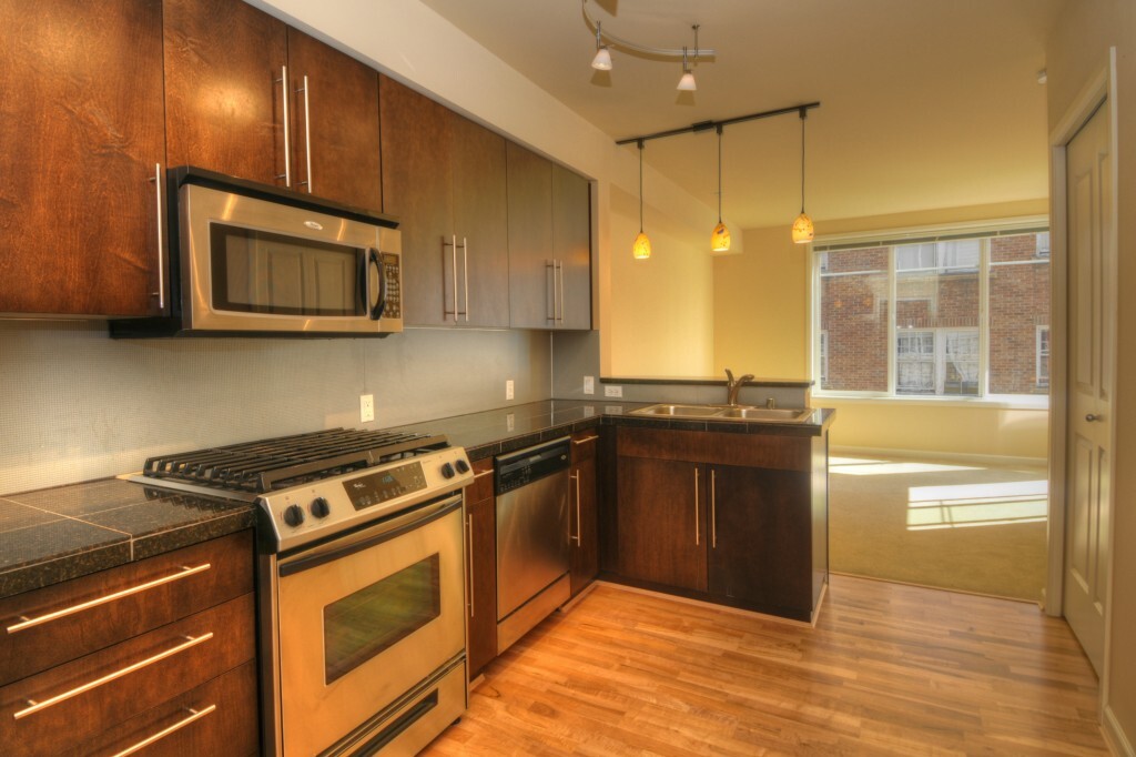 Property Photo: 124 Bellevue Ave E 600 WA 98102