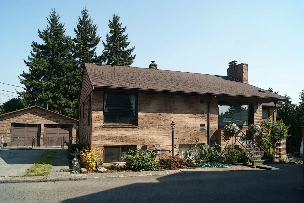 Property Photo: 2119 N 115 WA 98133