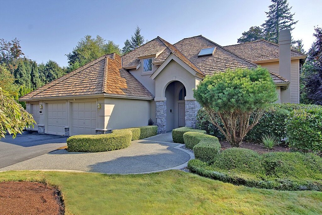 Property Photo:  5350 242nd Place NE  WA 98053 