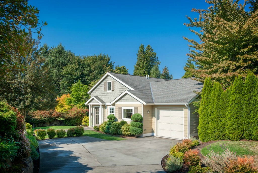 Property Photo:  3449 Magnolia Blvd W  WA 98199 