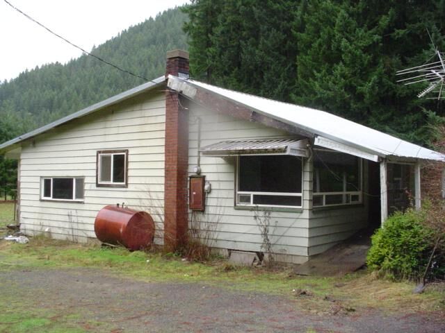 Property Photo: 552 Old State Rd WA 98610