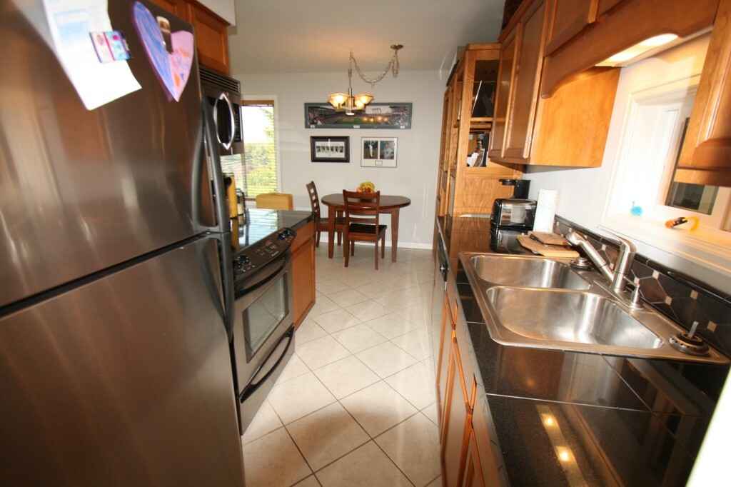 Property Photo: 1111 Kirkland Ave 5A WA 98033