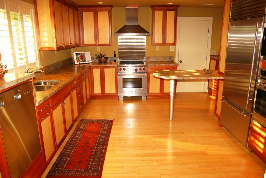 Property Photo: 316 Riverview Dr NE WA 98002