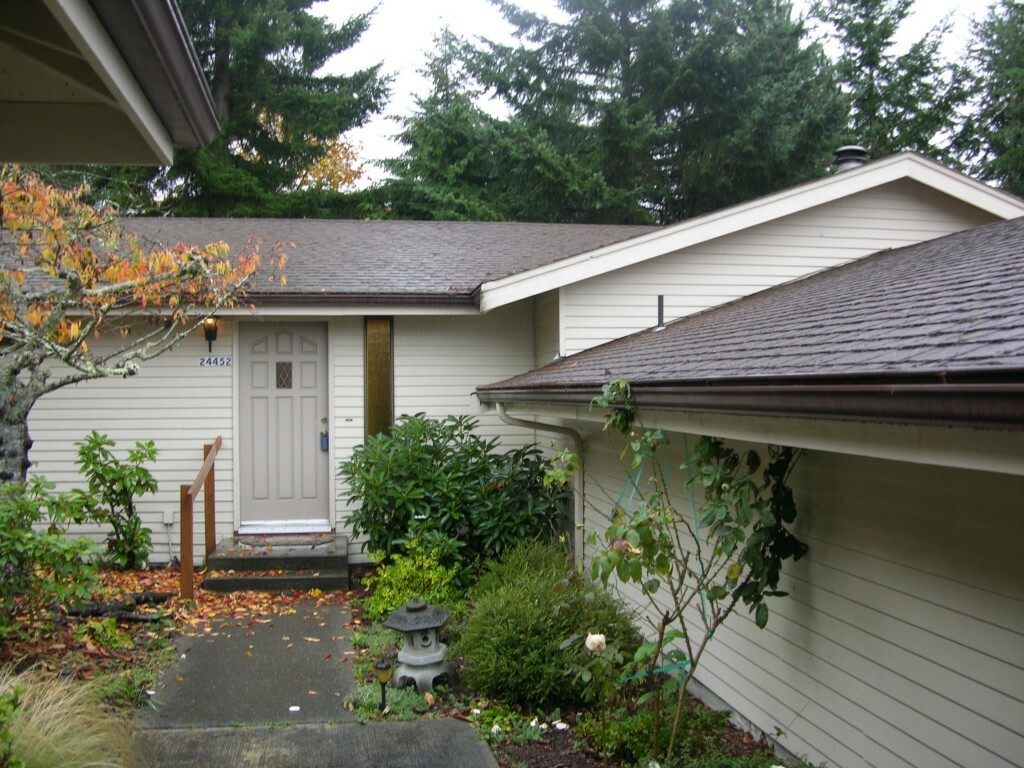 Property Photo:  24452 12th Ave S  WA 98198 