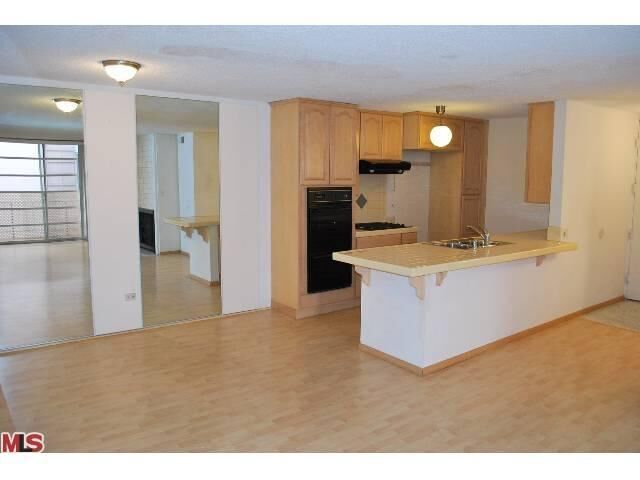 Property Photo: 421 S La Fayette Park Pl 514 CA 90057