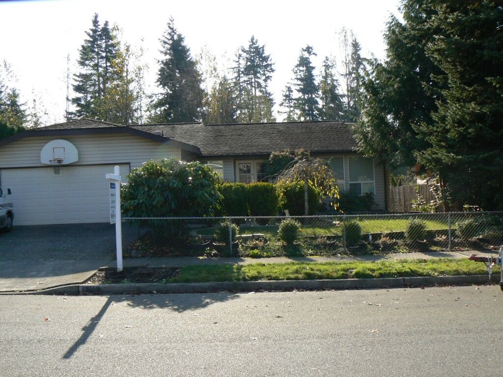 Property Photo:  13113 SE 231st Wy  WA 98031 