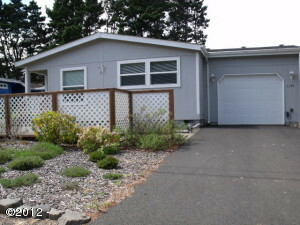 Property Photo: 1151 SE Oar Avenue OR 97367