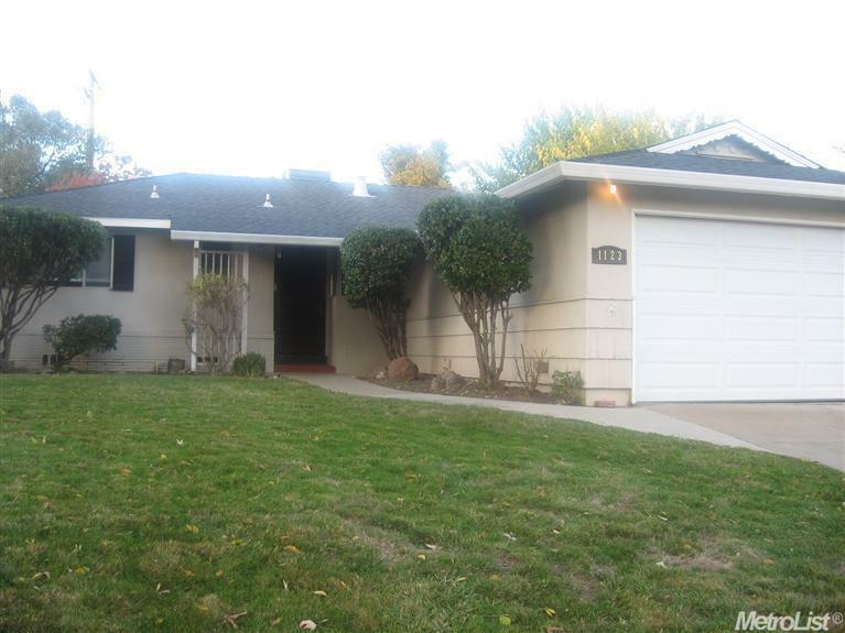 Property Photo:  1123 Coloma Way  CA 95661 