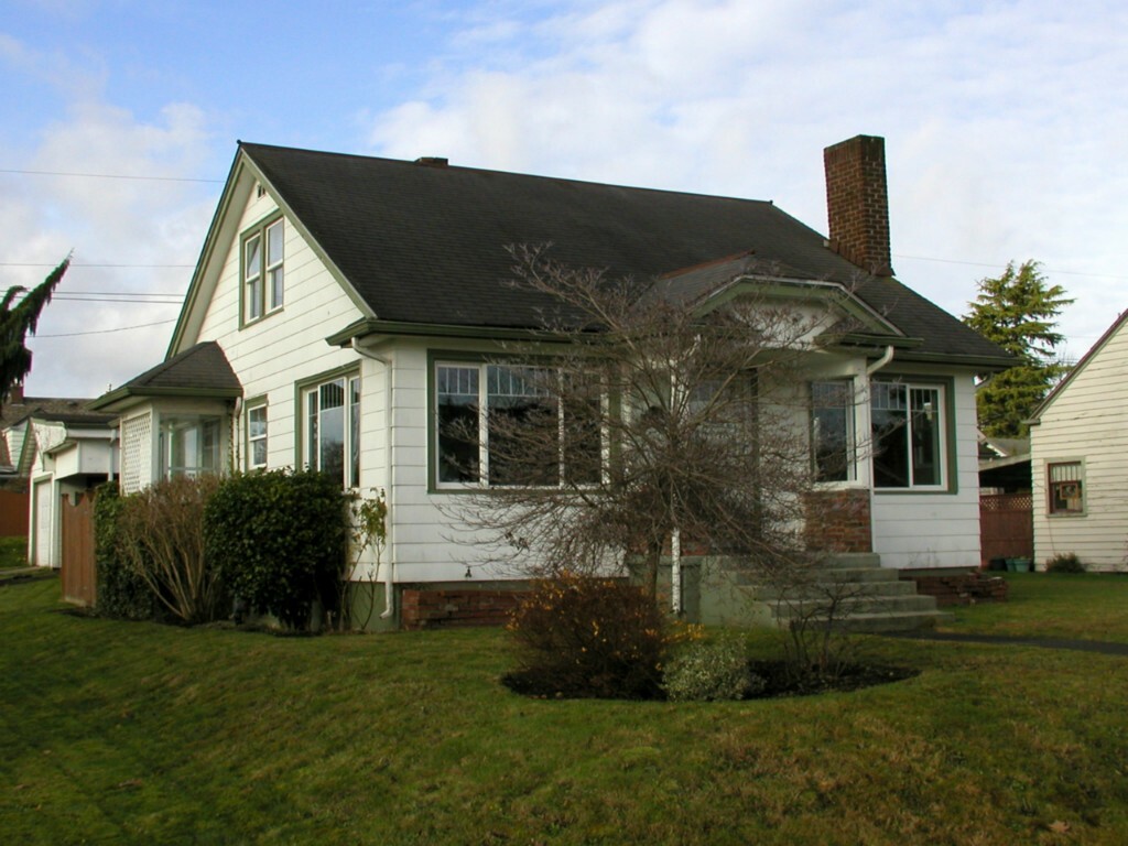 2132 Baker Avenue  Everett WA 98201 photo