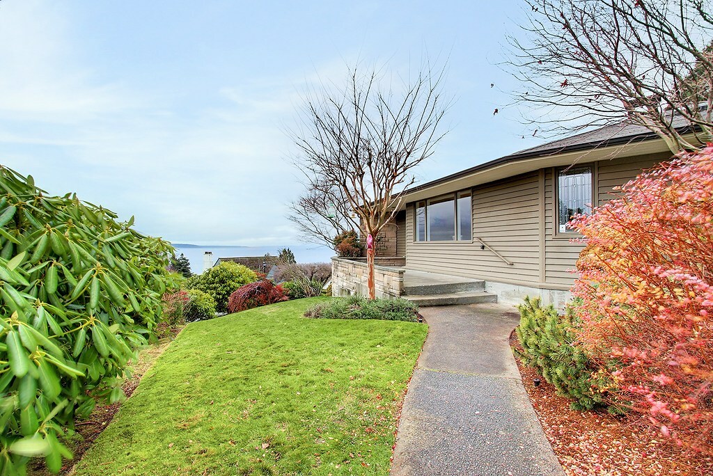 Property Photo: 10540 Valmay Ave NW WA 98177