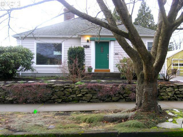 Property Photo:  8021 SE 42nd Ave  OR 97206 