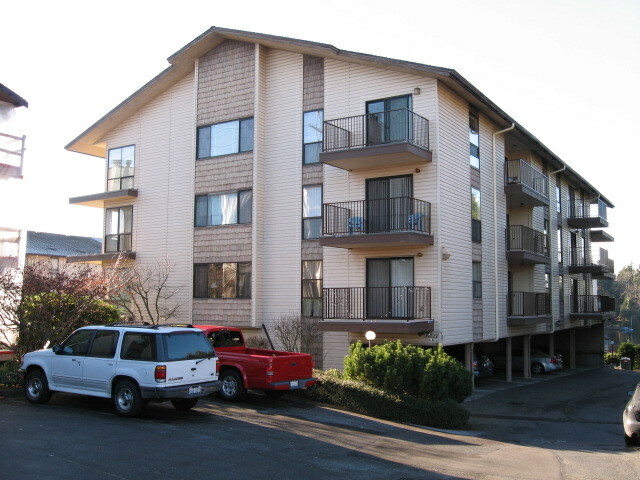 Property Photo:  13229 Linden Ave N B309  WA 98133 