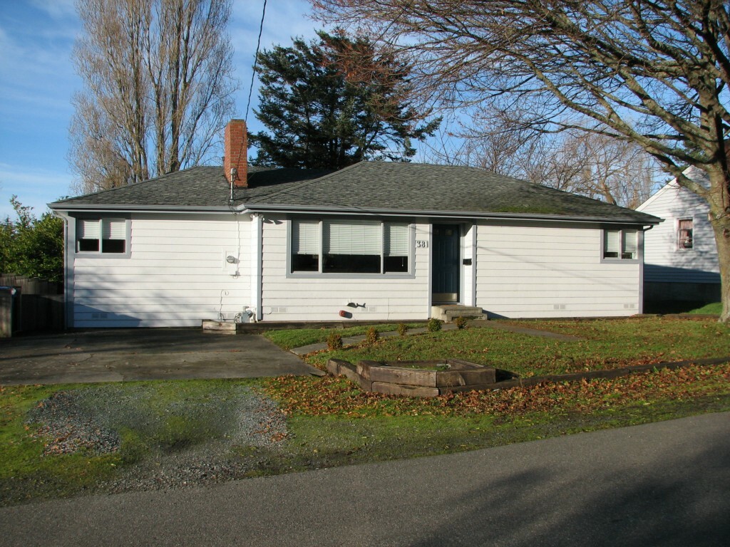 Property Photo:  381 SE Oleary St  WA 98277 