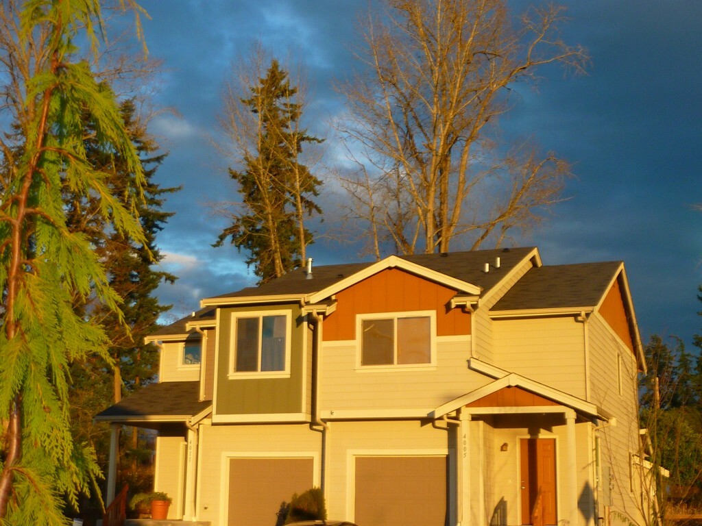 Property Photo:  8227 42nd Place NE  WA 98270 