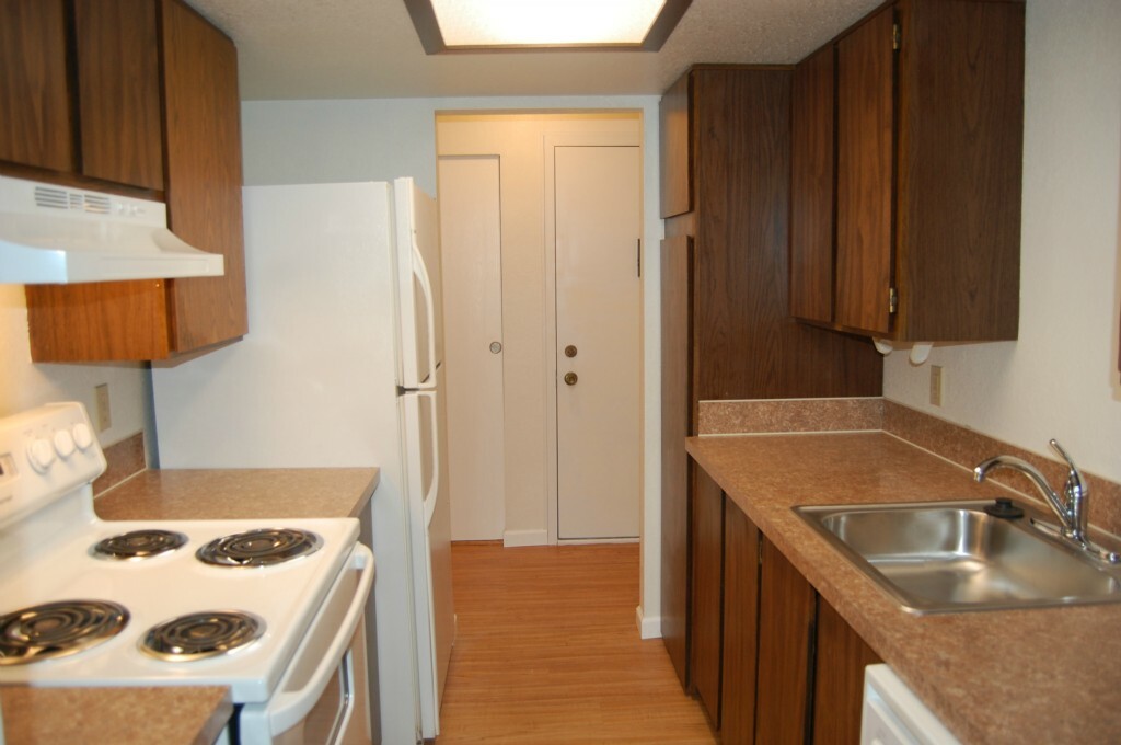 Property Photo:  1003 S Pearl St 7B  WA 98465 